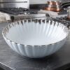 Lotus Serveringsskål – Vit / Silver (25 cm) - Image 2