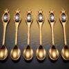 Exklusiva Guldfärgade Dessertskedar med Blå Kristall (6-pack) – Eleganta Kaffeskedar - Bild 2
