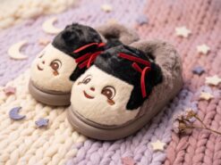 Fluffiga Docktofflor med Röda Rosetter (Beige, Storlek 36–37) – Mjuka Innetofflor