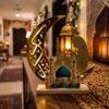 Ramadan Bordsdekoration med LED-belysning & Moské (26 cm) – Halvmåne i Trä & Spegelguld