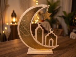 Ramadan Halvmåne & Moské Bordsdekoration i Trä med Guldaccent (27 x 30 cm)