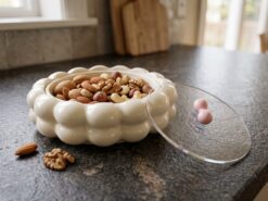 Serveringsskål med Transparent Lock i Molndesign (30 cm) – Söt Godisskål & Snacksskål i Vitt med Roterande Bas och Rosa Rosett