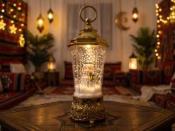 Ramadan Snölykta i Guld med Musik, LED-belysning & Snöeffekt (38 cm) – USB & Batteridriven Bordslykta